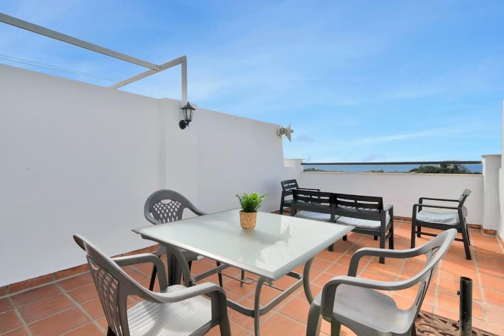Duplex Con Vistas Al Mar, Piscina Y Gimnasio - Las Abejeras 226 Эстепона Экстерьер фото