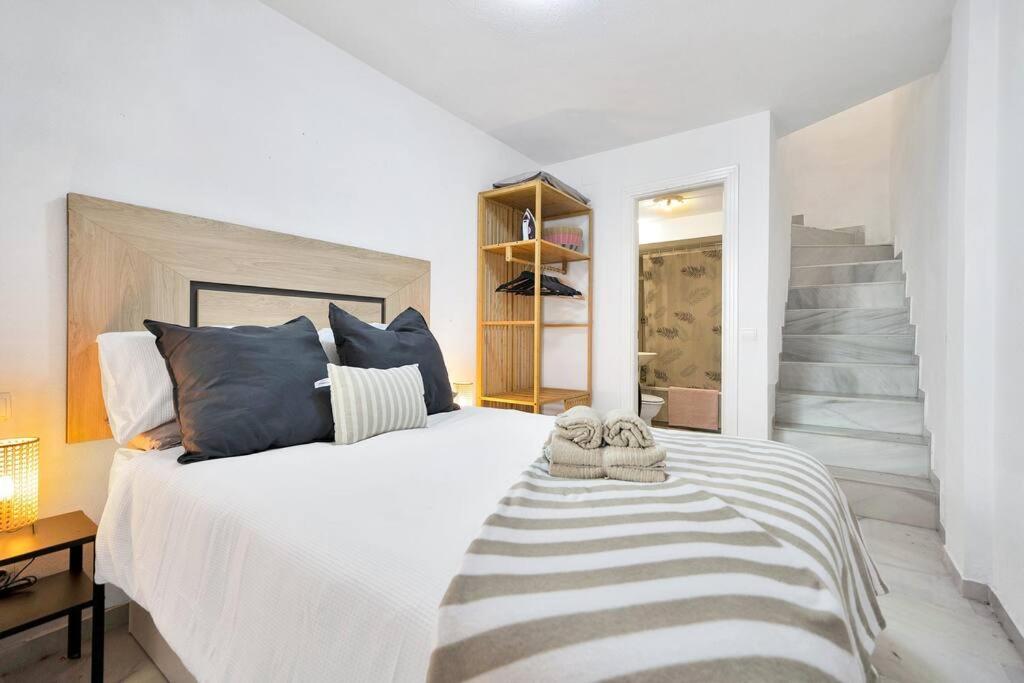 Duplex Con Vistas Al Mar, Piscina Y Gimnasio - Las Abejeras 226 Эстепона Экстерьер фото