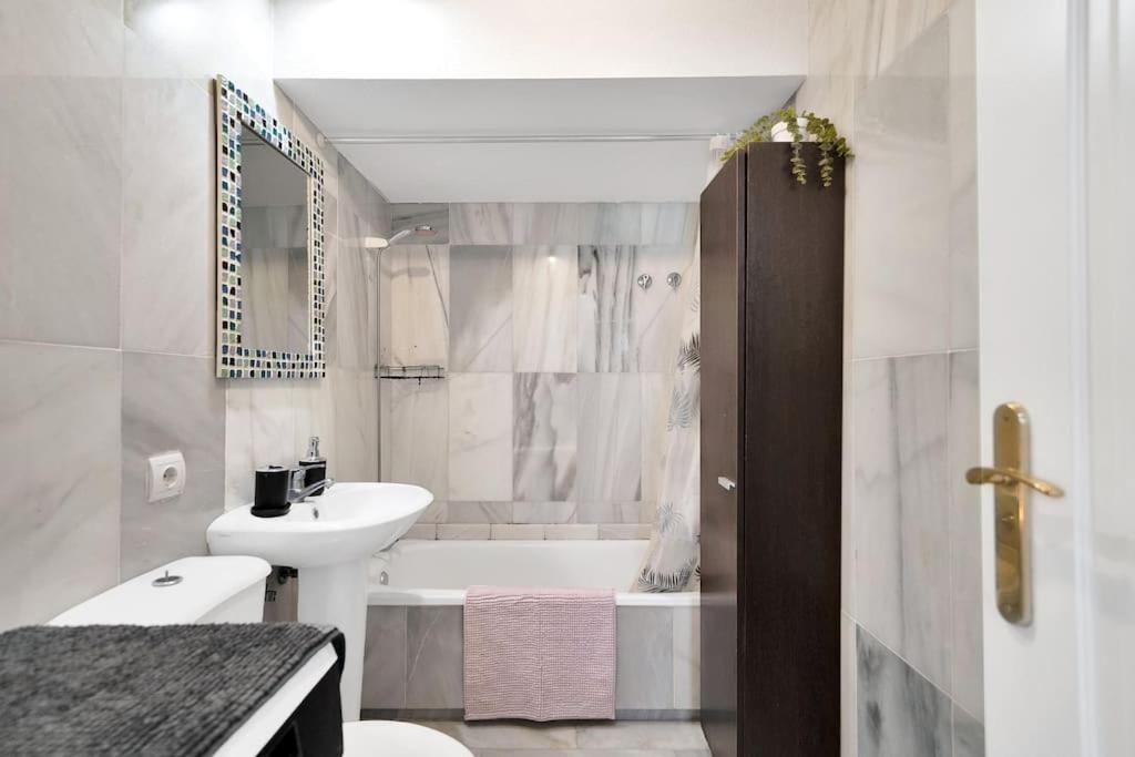 Duplex Con Vistas Al Mar, Piscina Y Gimnasio - Las Abejeras 226 Эстепона Экстерьер фото